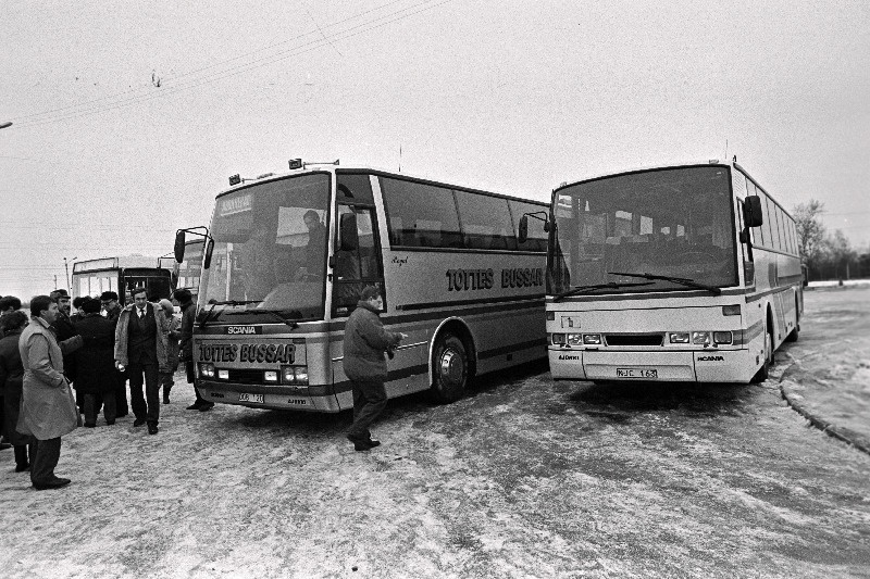 Firma "Scania" ja "Ajokki" autobussid.