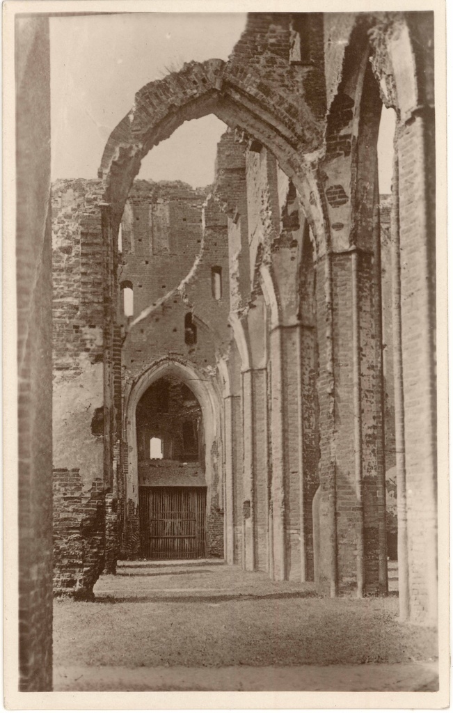 Ruins of the Toom Church. S-side robber view to W