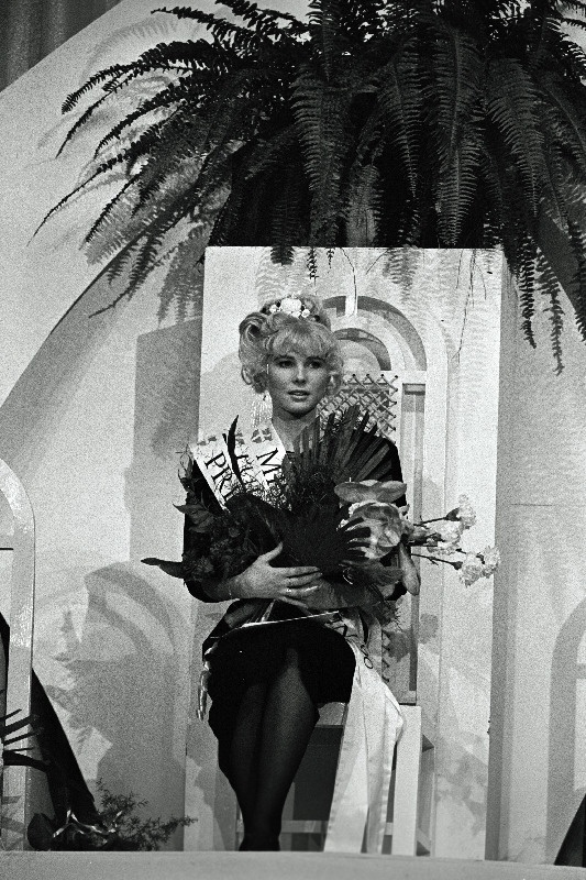 "Miss Tallinn '90". Liis Tappo.