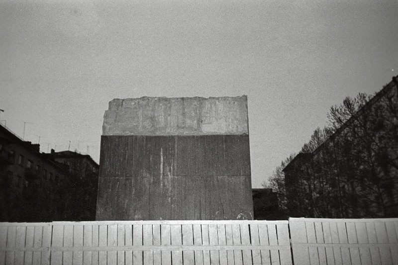 Ordžonikidze monumendist järelejäänu.