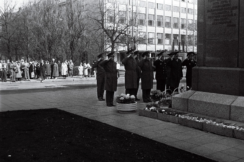 9. mai 1990. Lenini mälestussamba juures.