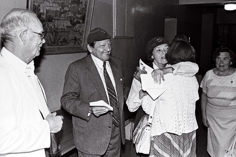 Tallinna Lastemuusikakooli ruumes Anna Tõrvand-Tellmanni Inglise kolledži vilistlaste kokkutulek. Peale suurt sõda saadi endises koolimajas kokku esmakordselt.