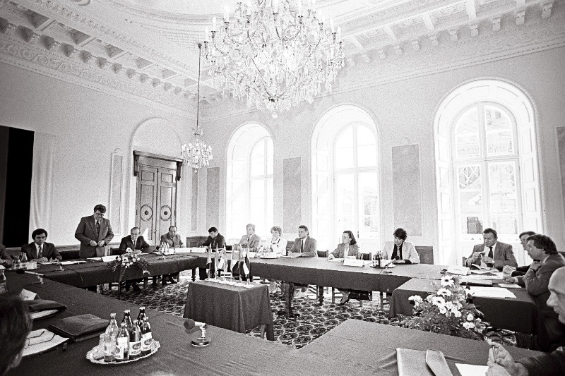 Balti vabariikide peaministrite, NSVL liiduvabariikide valitususte esindajate, Moskva ja Leningradi linnanõukogude, samuti Leningradi oblastinõukogu esindajate töökohtumine Toompeal.