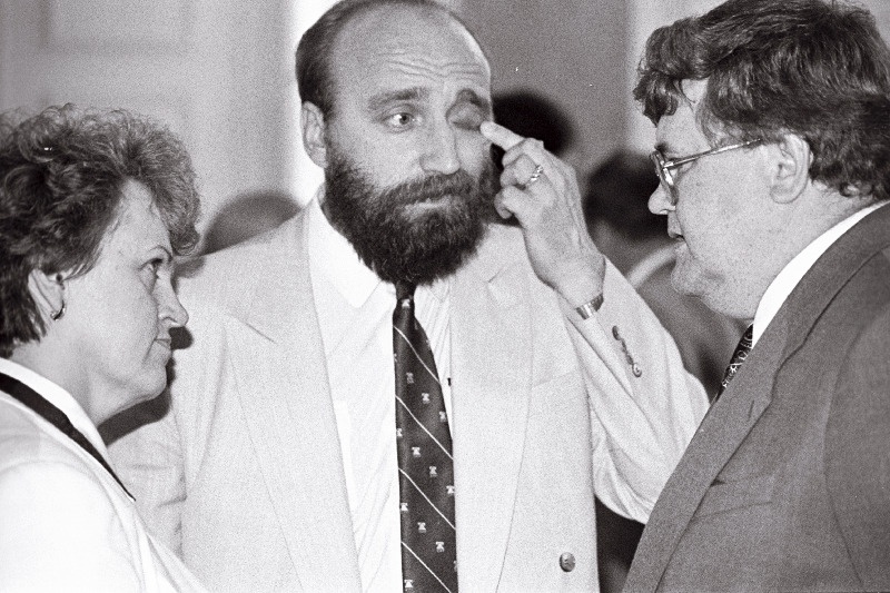 Balti vabariikide peaministrite, NSVL liiduvabariikide valitususte esindajate, Moskva ja Leningradi linnanõukogude, samuti Leningradi oblastinõukogu esindajate töökohtumine Toompeal. Leedu vabariigi peaminister Kazimiera Prunskiene, Läti vabariigi peaminister Ivar Goldmanis ja E. Savisaar.