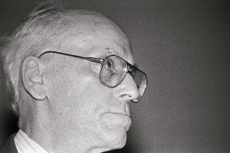 Lennart Meri suur profiil.