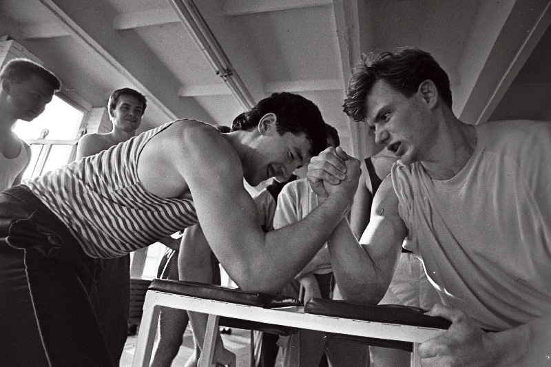 Paikuse Politseikoolis enesekaitse tunnis.