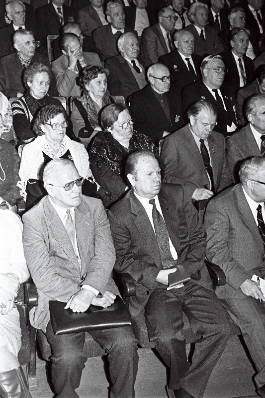 Eesti veteranide vabariikliku organisatsiooni I  kongressil, saalis.