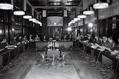 Valitsusjuhtide ja valitsusesinadajate kolmas kohtumine Tallinnas. Plenaaristung Sakala keskuses.  similar photo