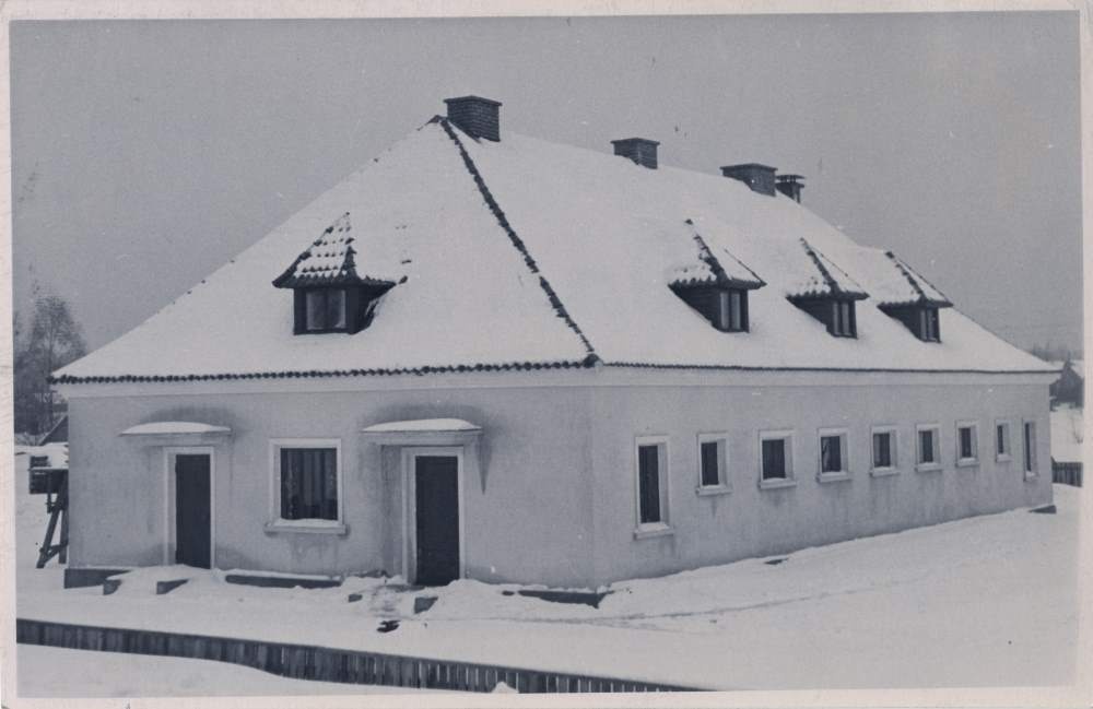 Foto. Kilingi-Nõmme linna uus saun 1953. a.