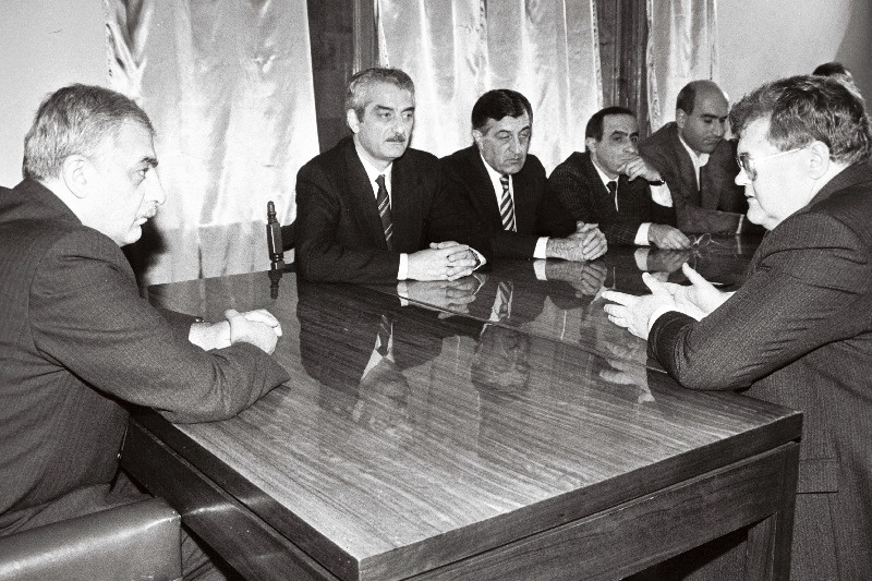 Läbirääkimised Gruusia Vabariigi ÜN Presiidiumis.