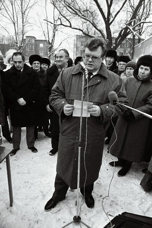 Narva Lastepolikliinikule nurgakivipanek. Esineb E. Savisaar, tagafoonil A. Ellamaa.