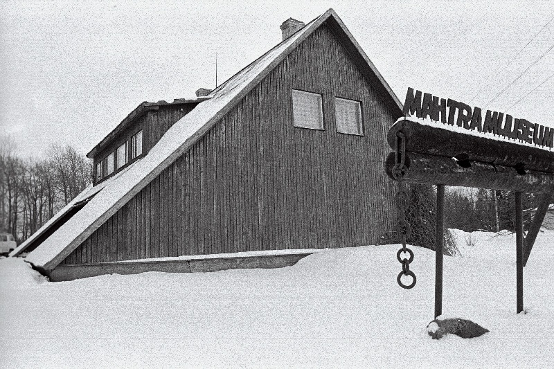 Mahtra Muuseumi välisvaade, lumine.