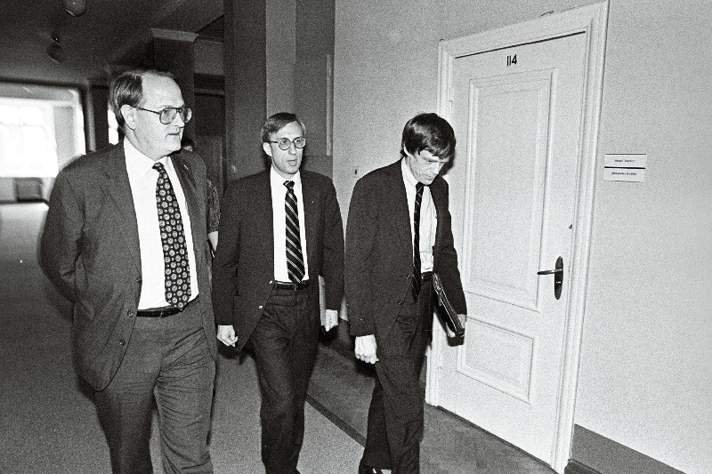 USA kõrged riigiametnikud Balti riikides. Paul Goble, Jon Purnell ja Curtis W. Kamman Toompeal.