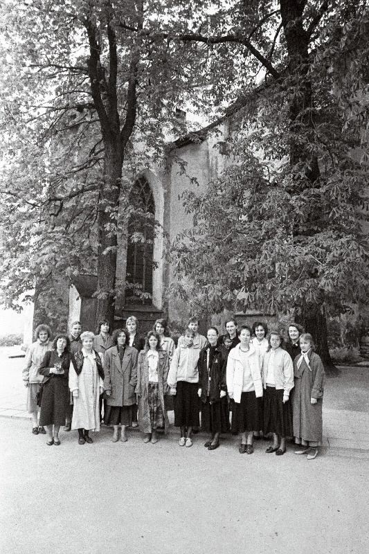 Grupp Toomkiriku ees.