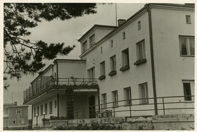 Riigiteenistujate sanatoorium Tallinnas Pirital, vaade hoonele. Arhitekt Roman Koolmar  duplicate photo