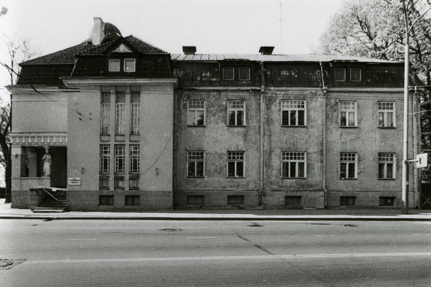 Pangahoone Tallinnas, otsevaade Estonia pst-lt. Arhitekt Aleksandr Jaron