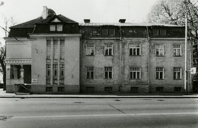 Pangahoone Tallinnas, otsevaade Estonia pst-lt. Arhitekt Aleksandr Jaron  duplicate photo