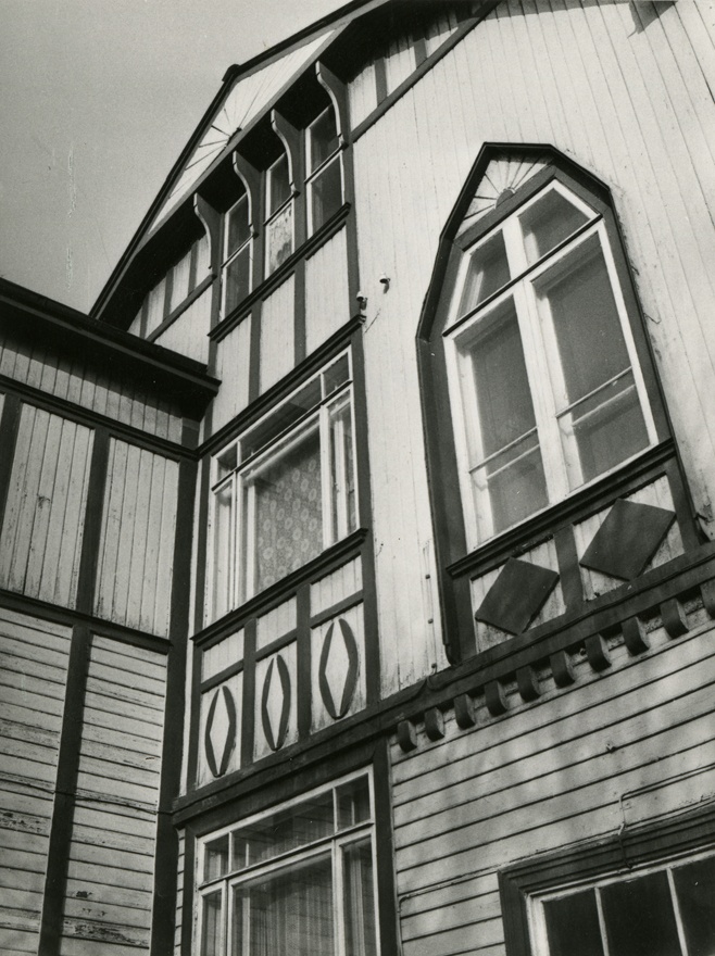 Elamu Tallinnas, detail fassaadist. Arhitekt Karl Burman