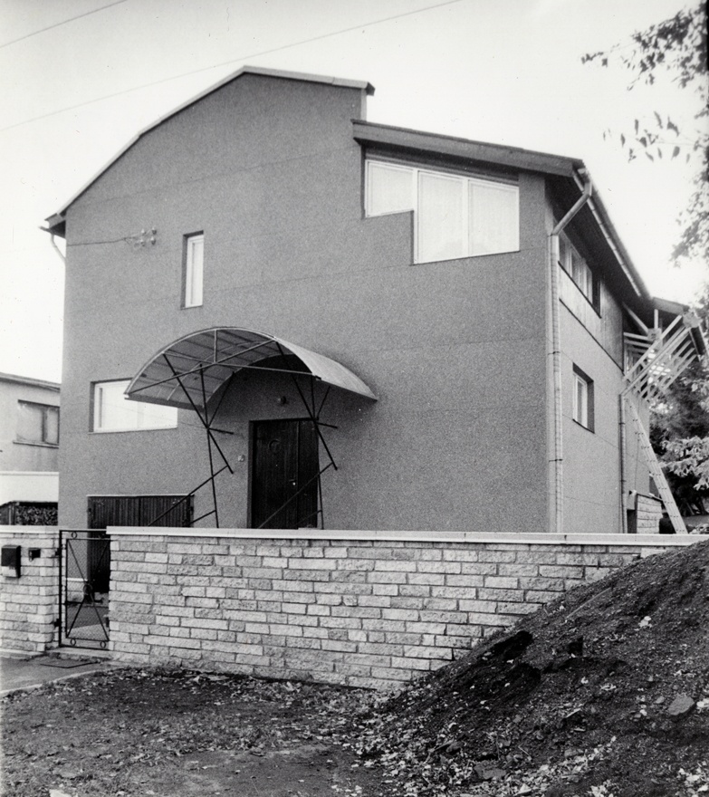 Eramu Tallinnas Jääraku 62, 2 hoone vaadet. Arhitekt Vilen Künnapu