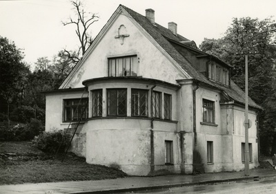 Eramu Tallinnas, hoone vaade ümarärkliga. Arhitekt Herbert Johanson  duplicate photo