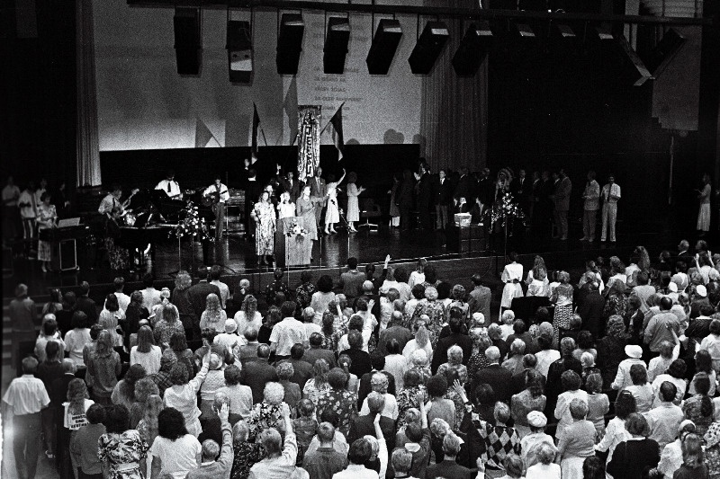 Jumalateenistus Sakalas.
 17. augustil 1991 rajati Eesti Kristlik Kirik Sakala keskuses.