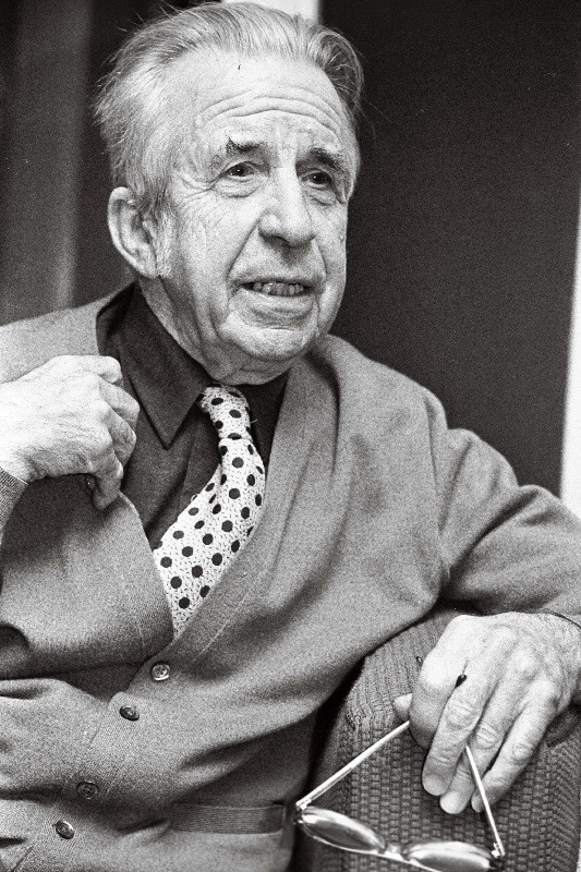 Kunstnik professor Paul Luhtein.