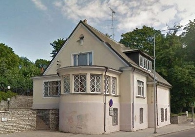 Eramu Tallinnas, hoone vaade ümarärkliga. Arhitekt Herbert Johanson rephoto