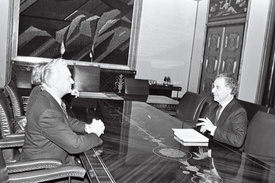 Küprose suursaadik Andros A. Nicolaides A. Rüütli vastuvõtul Kadriorus.  duplicate photo