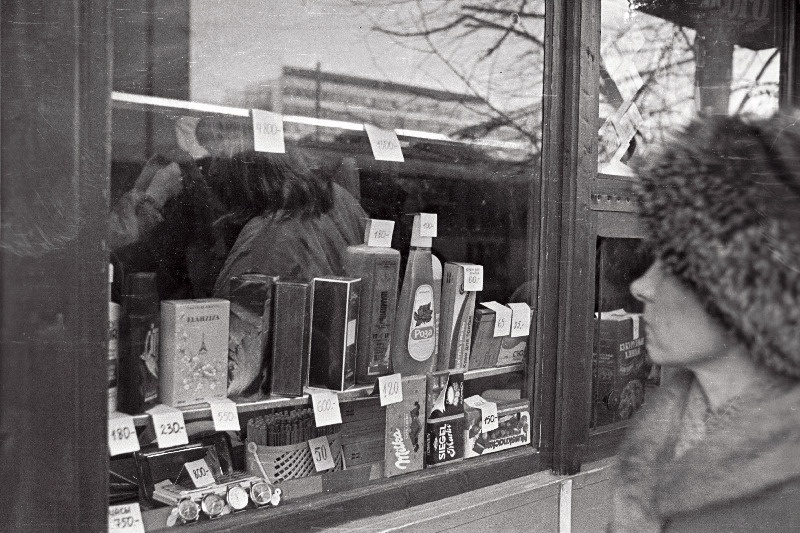 Müügikiosk Kaubamaja vastas.