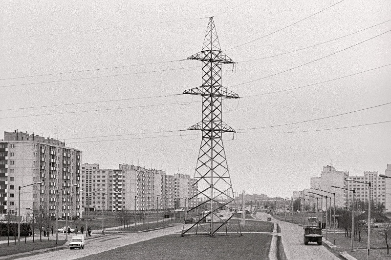 Lasnamäe vaade - (kõrgepingeliin).