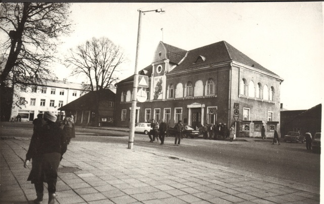 foto, Keskväljak Paides