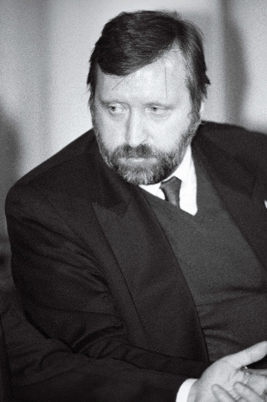 Sloveenia  välisminister....