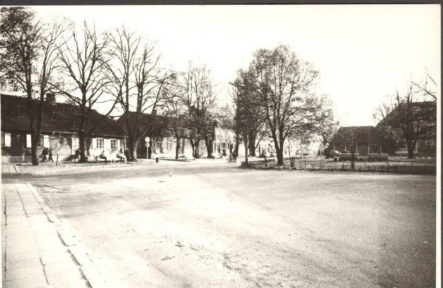 foto, Keskväljak Paides