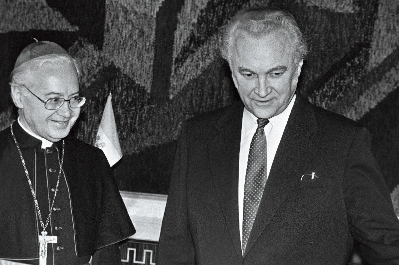 Rooma paavsti nunstsius Justo Mullor Carcia vastuvõtul A. Rüütli juures.