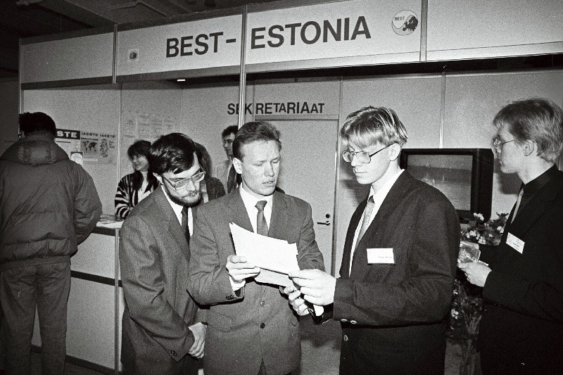 Best-Estonia korraldas Eesti Näituste valges paviljonis kontaktmessi "Võti tulevikku 92".