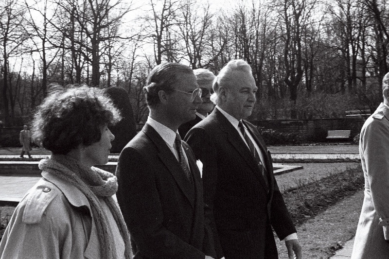 A. Rüütel, Carl XVI Gustav, tõlk.