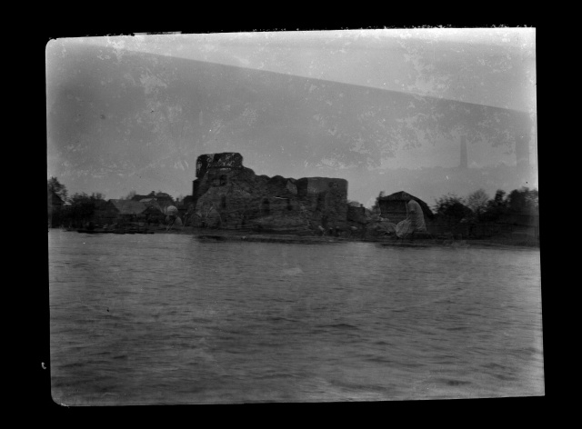 Virumaa ekskursioonil, vaade Vasknarva lossi varemetele