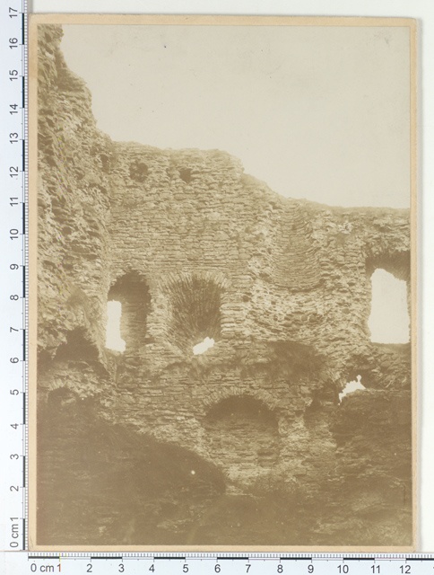 Vasknarva linnusevaremed