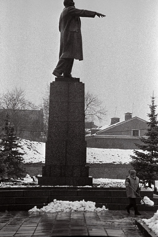 Lenini monument.