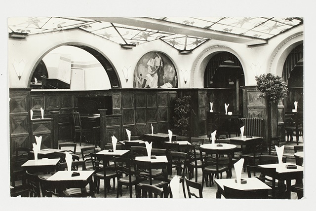 Kohvik "Ateen"(praegune restoran "Volga")