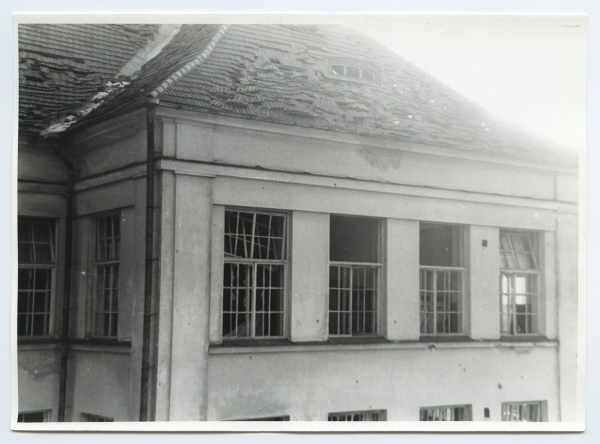External and internal reviews of the study building of the University of Tartu Garden (Vanemuise) t. 46 after bombing in 1944