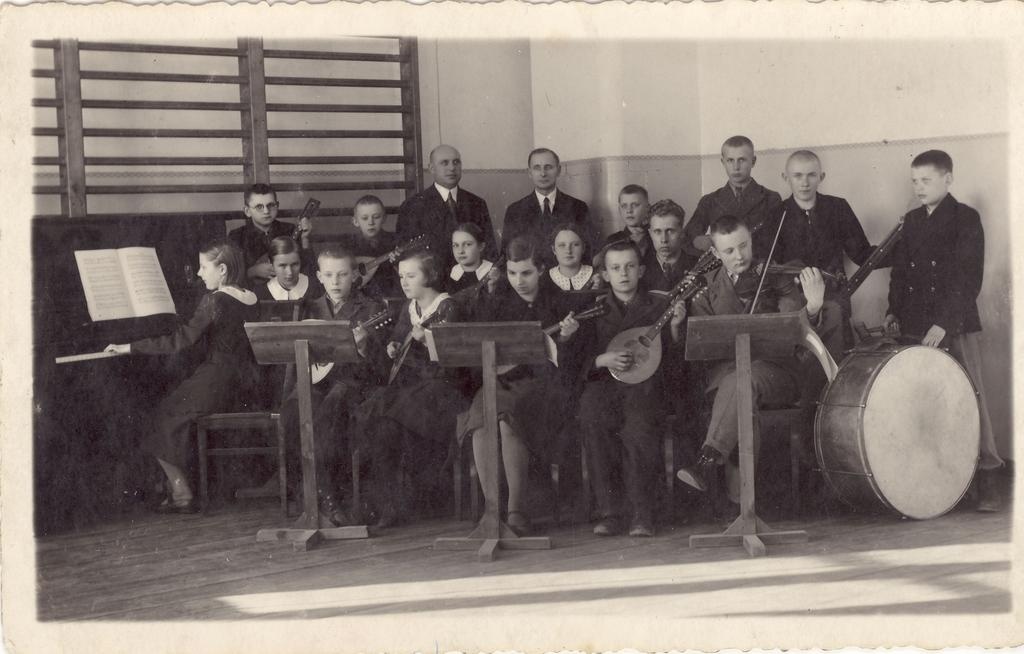 Tõrva algkooliõpilaste keelpilliorkester