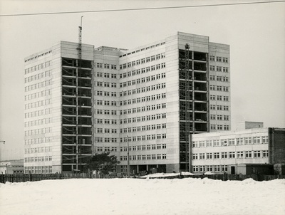 Kiirabihaigla Mustamäel, vaade valmivale hoonele. Arhitekt Ilmar Puumets  similar photo