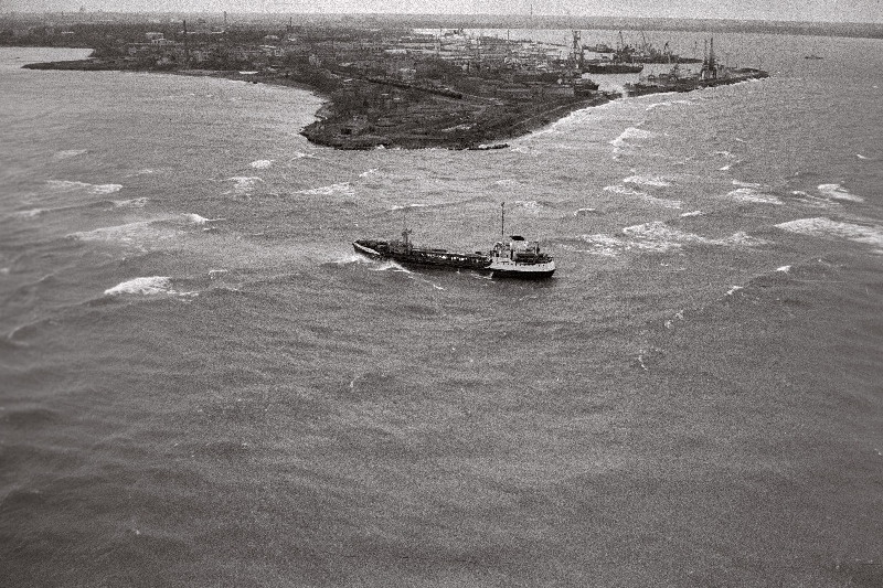 Karile sõitnud tanker "Kihnu" .