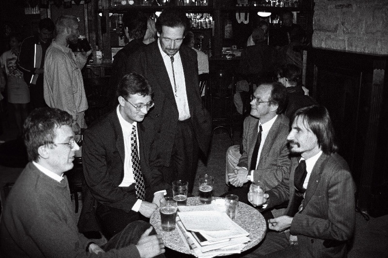 Maksumaksjate Ühingu asutamine.