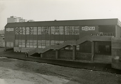 Kauplus Kotka Lasnamäel, eestvaade. Arhitekt Lembit Aljaste, Gripenberg ja Co  similar photo