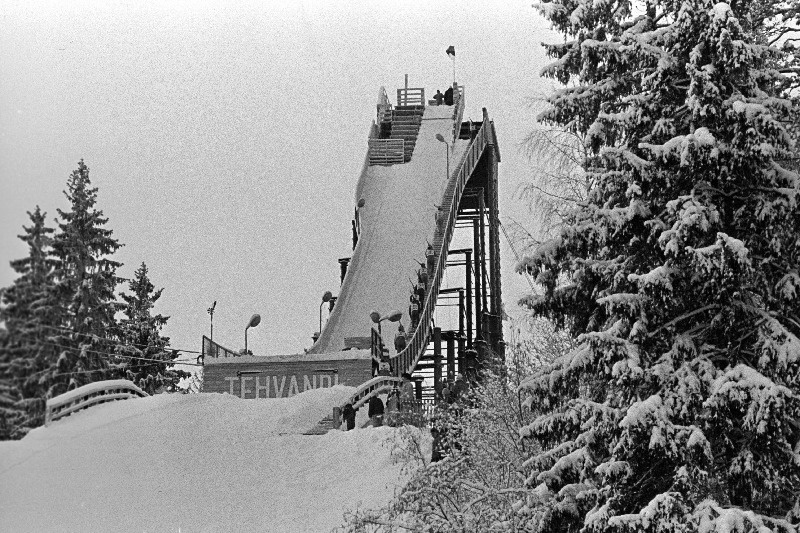 Tehvandi hüppemägi.