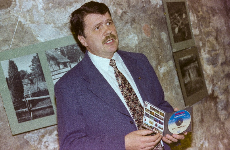 Fotograaf Jüri Vendelin esitleb Kiek in de Kökis esimest foto CD-ROM` i Eestis.