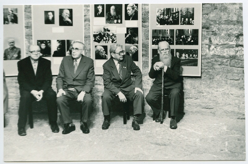 Fotograaf Georgi Tsvetkovi fotonäituse EKP veteranid 1960-ndatel aastatel avamine Kiek in de Köki tornis. Paremalt: Endel Puusepp, Heinrich Ross, Dmitri Kuzmin, August Saulep.