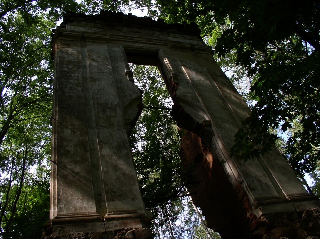 Belarus-Lahoisk-Ruins of Tyshkievich Manor-5 - Ruins of the Tyshkievich family manor. Lahoisk, Belarus.